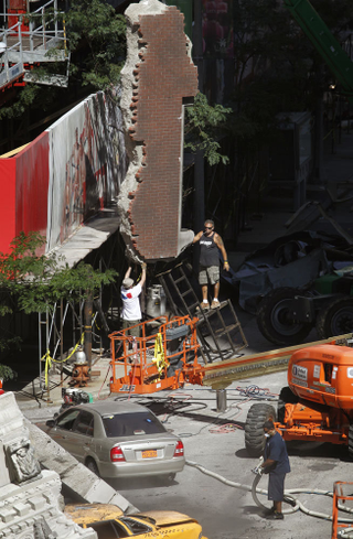 Illustration for article titled The Avengers Cleveland Set Photos